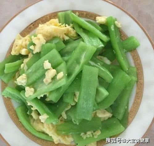 长蛇瓜怎么炒着吃,家常美味新尝试