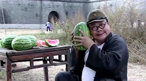 混混吃瓜不给钱,诚信何在？